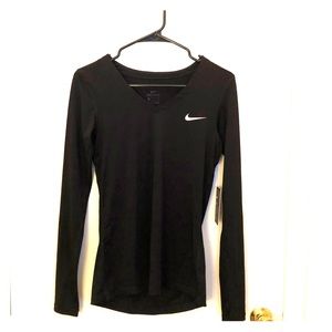 NWT - Women’s Nike Dri-Fit long sleeve shirt